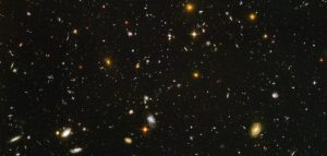 کهکشان چیست؟ کهکشان ها بر اساس نحوه ظهور یا مورفولوژی نوری طبقه بندی می شوند . اولین تلاش در یک طرح طبقه بندی برای "سحابی" توسط سر ویلیام هرشل، و پسرش، سر جان هرشل بود. با این حال ، رایج ترین طرح طبقه بندی مورد استفاده امروزه ، طرح طبقه بندی هابل است. کهکشان ها را می توان به دسته های گسترده زیر طبقه بندی کرد ، اگرچه در هر طبقه بندی زیرشاخه های زیادی وجود دارد: